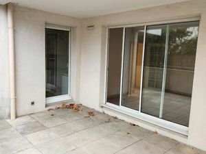 Loue t2 avec grande terrasse