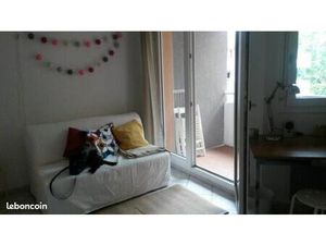 Appartement non meublé 22 m2 parking balcon piscine