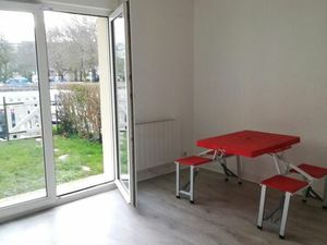 Agreable studio rez de jardin et parking sous sol