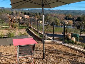 T2 avec terrasse et une place de parking