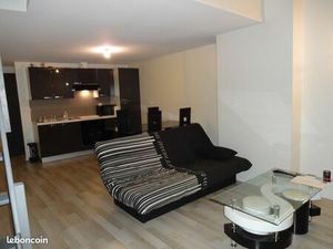 Appartement duplex rue de France à Saint Marcellin refait récemment avec cuisine équipée