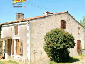 Jolie Maison 4 chambres : Centre de Vouillé 79230