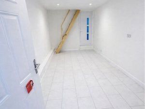 Petite maison 30m2 proche tram