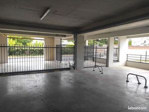 Place de parking couverte et sécurisée rue des anguignis St Jean le Blanc