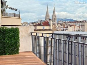 Beau T2 rénové avec terrasse  dernier étage avec ascenseur   plein sud  calme et proche Ré