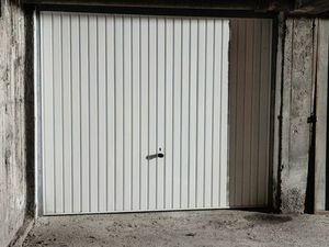 GARAGE / BOX SÉCURISÉ (secteur quartier Berriat / Nicolas Chorier / rue d’Alembert )