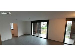Appartement T2 50m2. Bord du lac