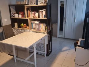 Particuler t1/2 prox place castellane parking