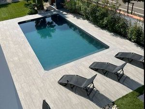 Villa Contemporaine RT2012 à Puimisson – 156 m²  5 Chambres et Piscine