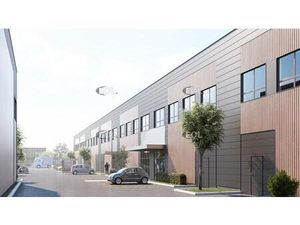 A LOUER - Bâtiment d'activité avec bureaux de 2 320 m² à Trappes (78)