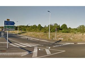 A louer terrain développant une surface approximative de 12 000 m²