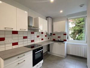 F3 rénové  lumineux et spacieux Mulhouse  proche A36 et axes autoroutiers  cuisine équipée