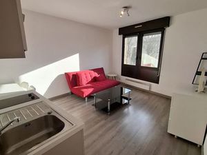 Studio meublé - Camille Pujol