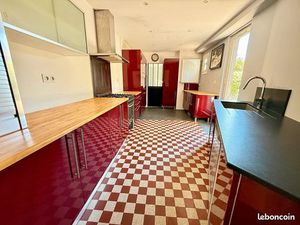 Maison de Rue pierre et parquet rénovée Auch Patte d'Oie