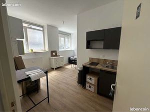 Studio 20m2 - 300/mois - Centre ville