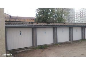 Grand garage de 15m2 en plein centre ville de firminy 42700