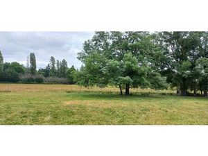 Terrain à bâtir à Ménesplet (24700)