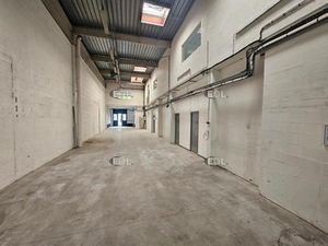 À louer : local d'activité de 639 m² à Fresnes (94)