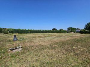 Terrain à bâtir à Saint-Seurin-de-Cadourne (33180)