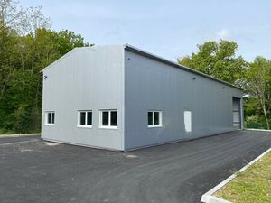 Location Local commercial 227m²