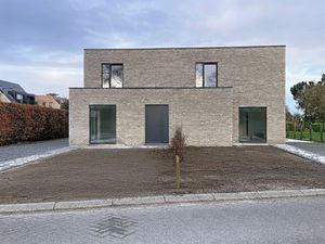 Huis te koop in Pulle met 3 slaapkamers