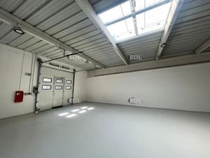 A VENDRE - Local d'activité à 980 m² à Coignères (78)