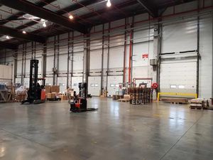 Entrepôt logistique