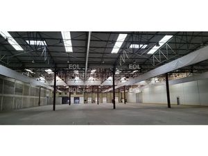 Entrepôt avec bureaux de 6 215 m² à louer - Mâcon (71)