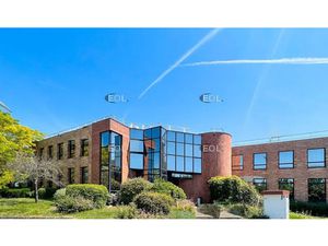 Local d'activités avec bureaux à louer d'environ 249 m² à Massy (91)