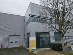 À louer : local d'activité de 801 m² à Ivry-sur-Seine (94)