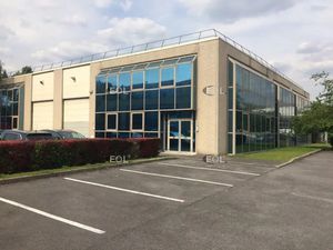 A LOUER : Local d'activités de 478 m²