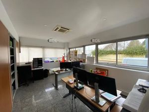 A louer bâtiment indépendant d'activité avec quais