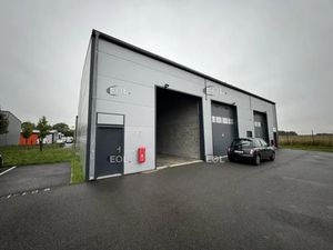 Local d'activités avec bureaux neuf de 142m² à louer  Combs la Ville (77) - EOL
