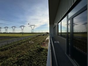 A LOUER - Bâtiment de 2465 m² divisible à partir de 493 m²