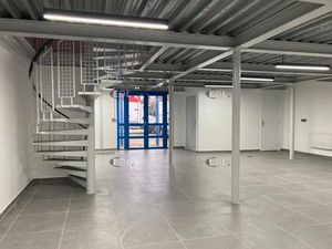 Location de local d'activité de 311 m² à Choisy-le-Roi (94)