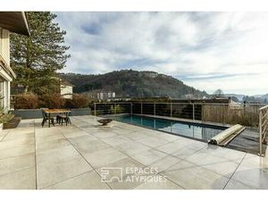 Maison d'architecte avec piscine et logement indépendant