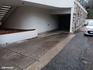 Parking/box résidence sécurisée