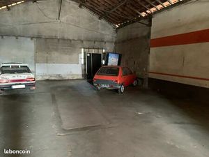 Place de parking garage fermé surveille