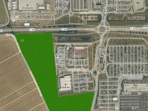 Terrain à aménagement commercial