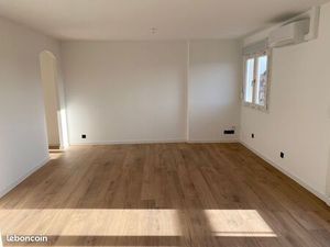 APPARTEMENT 3 pièces + grand garage 67150 ERSTEIN refait à neuf