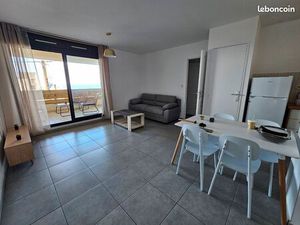 ◊ T3 54m2  meublé  refait à neuf en 2025  avec terrasse vue océan et parking