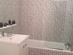 Chambre à louer meublée avec douche et accès cuisine proche centre ville et gare de COMPIÈ