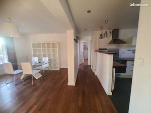 Spacieux T3 traversant - Annecy + Garage