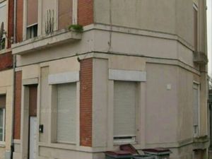 Bâtiment avec 3 appartements