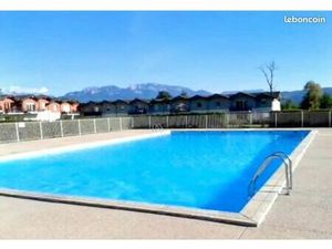 T2 42m proche frontière +piscine et parking