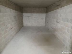 Garage sécurisé et au calme en sous-sol à ST ISMIER