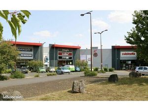 Local commercial 195 m²