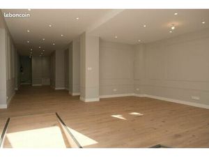 Local commercial 64 m²