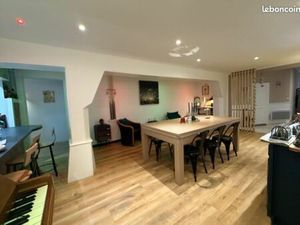 Maison d'habitation de 205 m² - PROCHE de toutes commodités - QUARTIER CALME à DOMPAIRE