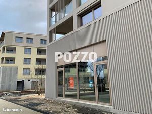 Local commercial 105 m²